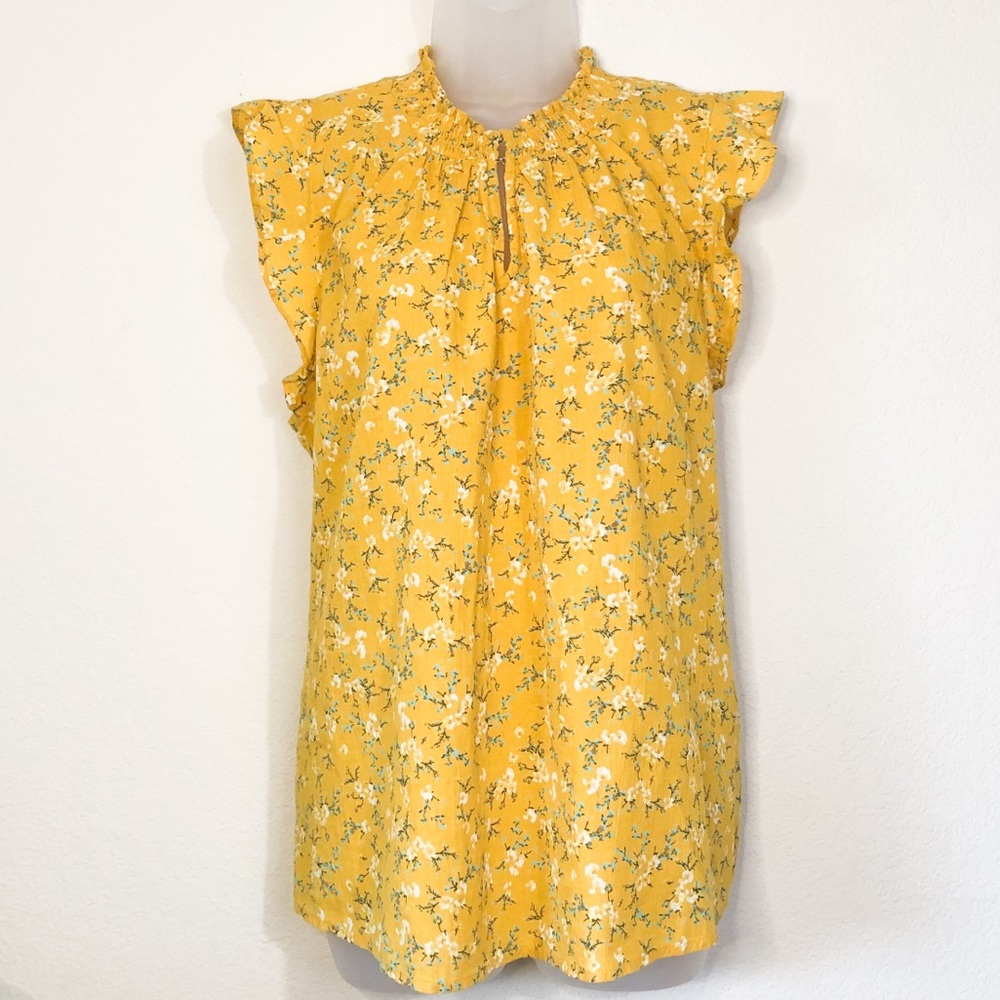 Yellow Old Navy sleeveless shirt never been worn